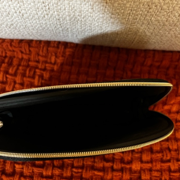 Chanel Black Patent Cosmetic Case - Picture 3 of 3